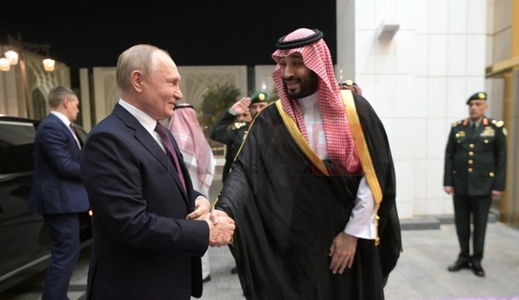 Bin Salman dhe Putin: Është e rëndësishme që së shpejti  të arrihet marrëveshje armëpushimi në Ukrainë