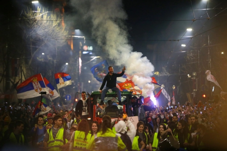 Илјадници луѓе се собираат во Белград на голем протестен митинг што ќе се одржи утре и ќе биде тест за властите