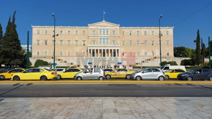 Новите министри во грчката Влада положија свечена заклетва