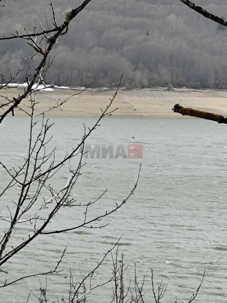 Во тек е акција за извлекување на две лица од Мавровско Езеро 