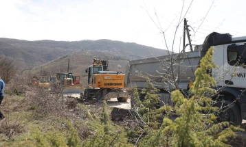 Почна реконструкцијата на локалниот пат Драчево- Мотел Китка делница село Црвена Вода „Китка’’ во Општина Студеничани