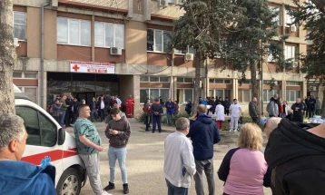 Повредени во пожарот во Кочани пренесени во Штипската Болница, во „8 Септември“ и на Скопските клиники