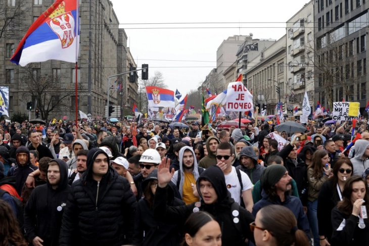 Стотици илјади луѓе беа на протестот одржан вчера во Белград, Вучиќ вели дека властите ја разбрале пораката