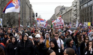 Стотици илјади луѓе беа на протестот одржан вчера во Белград, Вучиќ вели дека властите ја разбрале пораката