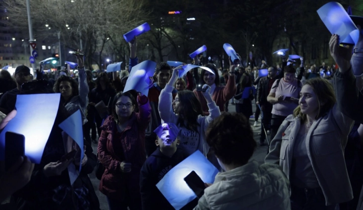 Повеќе од 10.000 Романци на проевропски митинг во Букурешт