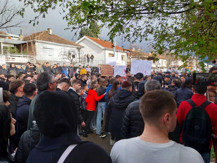 Protesta në Koçan ka vazhduar para Prokurorisë dhe Gjykatës Themelore