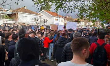 Protesta në Koçan ka vazhduar para Prokurorisë dhe Gjykatës Themelore