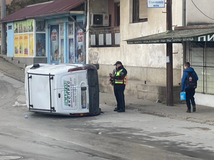 Qytetarët që protestuan në Koçan revoltën e shprehën edhe para shtëpisë së kryetarit të komunës në dorëheqje