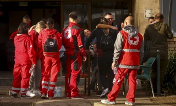 Punonjësit socialë dhe psikologët e Kryqit të Kuq i Greqisë ndodhen në spitalet e Selanikut për të ndihmuar të afërmit e të lënduarve