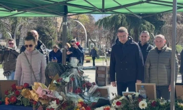 PM Mickoski signs book of condolences opened in Kochani