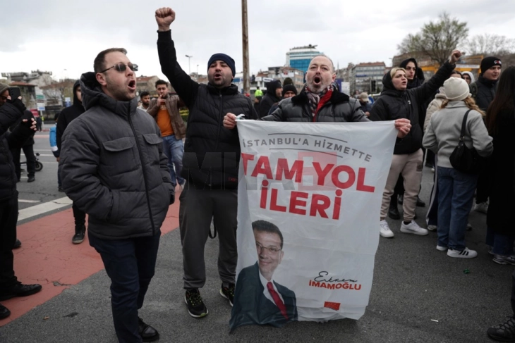 Турската опозиција повика на национални протести по приведувањето на градоначалникот на Истанбул