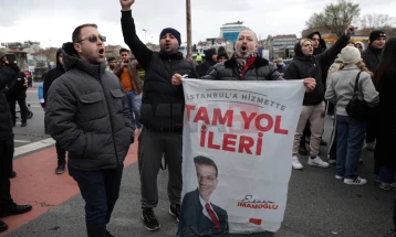 Турската опозиција повика на национални протести по приведувањето на градоначалникот на Истанбул