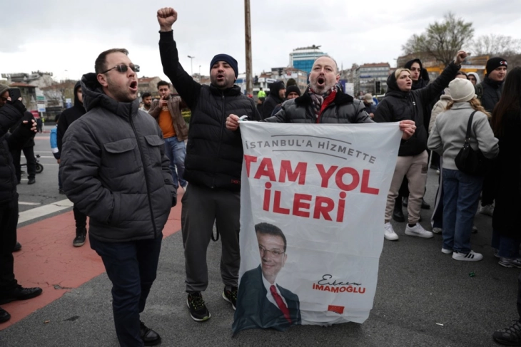 Opozita turke ka bërë thirrje në protesta nacionale pas arrestimit të prefektit të Stambollit