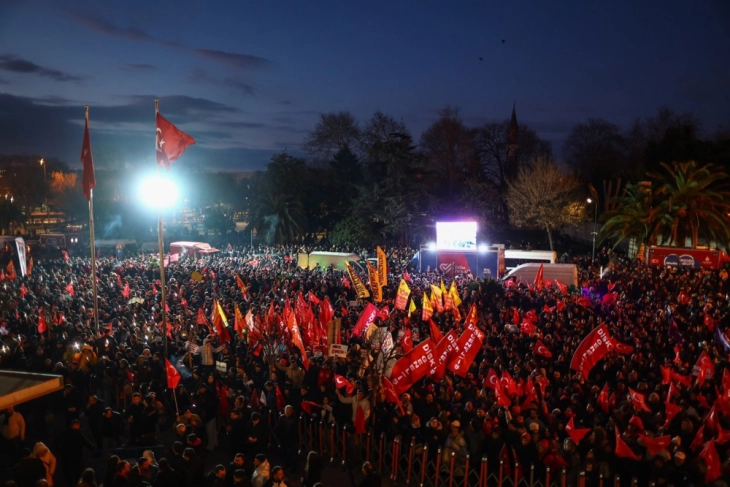 Во Турција протести поради притворањето на градоначалникот на Истанбул