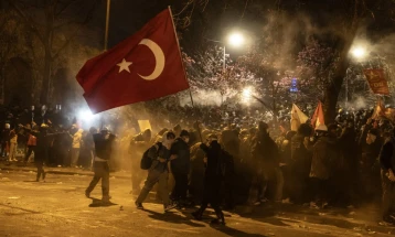 Protesters demand Turkish government resign as Erdoğan vows crackdown