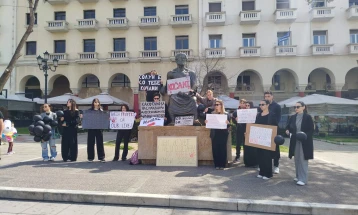 Hour-long silence for Kochani victims in Thessaloniki