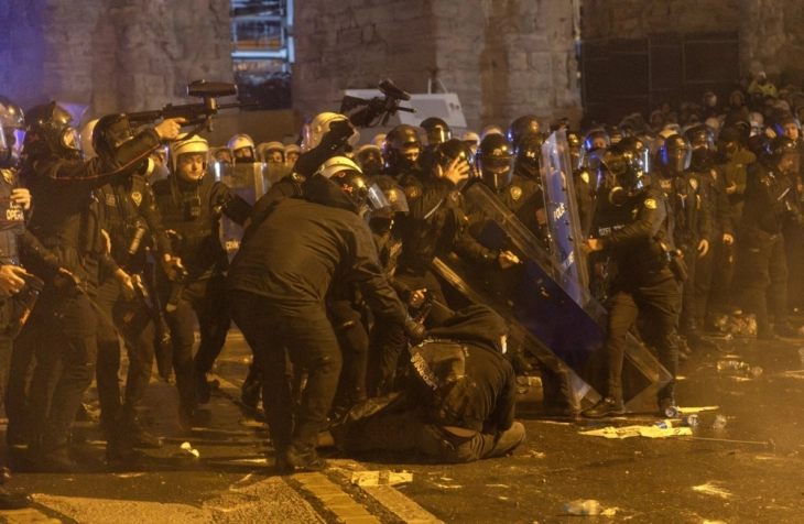 Janë arrestuar 343 persona në protestat në Turqi