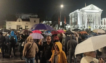 Свирежи до Владата и Собранието, 16-минутен молк за жртвите од трагедијата во Кочани