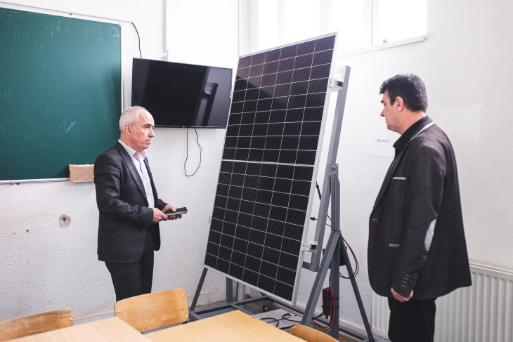 Поставена фотоволтаична централа во средното училиште „Таки Даскало“-Битола