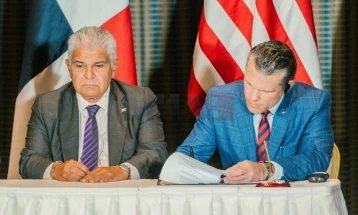 САД бараат бесплатен, приоритетен премин за воените бродови во договорот за Панамскиот канал