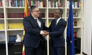 Minister Minchev meets head of WHO office in Skopje, Akeem Ali