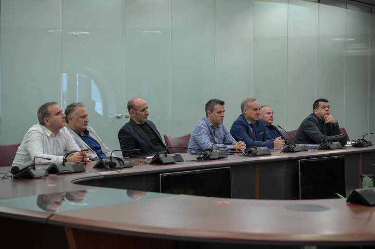 Takim i komisionit historik në Sofje - është diskutuar për shënimet e përbashkëta dhe për tekstet shkollore për klasen e VII, përparim nuk është arritur
