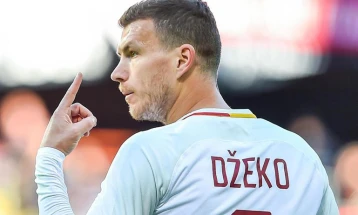 Фенербахче ќе се раздели со Един Џеко за да ослободи буџет за Томас Милер 