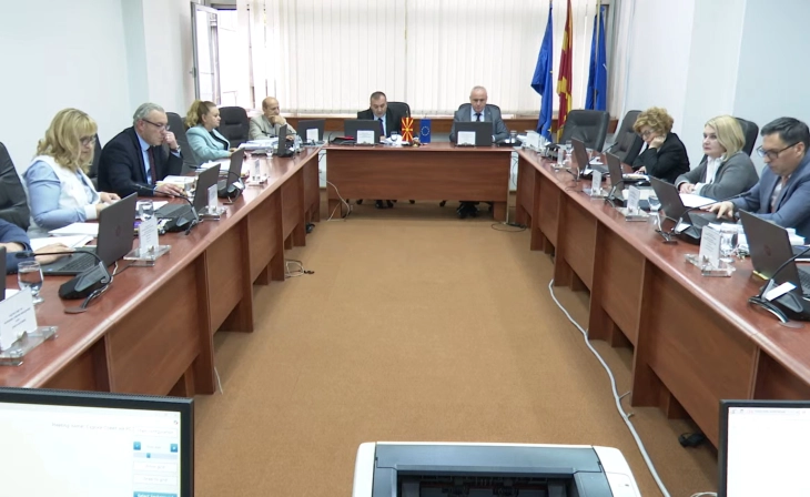 Gjykatës të deleguar në gjykatat themelore në Berovë dhe Kërçovë, ndërsa gjashtë gjykatës të vendit pasi të mbushin 64 vjet do të vazhdojnë të punojnë edhe një vit