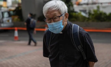 Хонг Конг му дозволи на поранешниот кардинал Џозеф Зен да присуствува на погребот на Папата