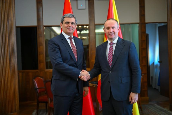 Средба Гаши-Ибрахимовиќ: Северна Македонија и Црна Гора негуваат братски односи и заеднички стремеж кон ЕУ