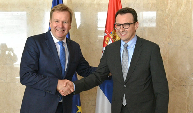 Соренсен на средба во Белград за нормализација на односите со Косово