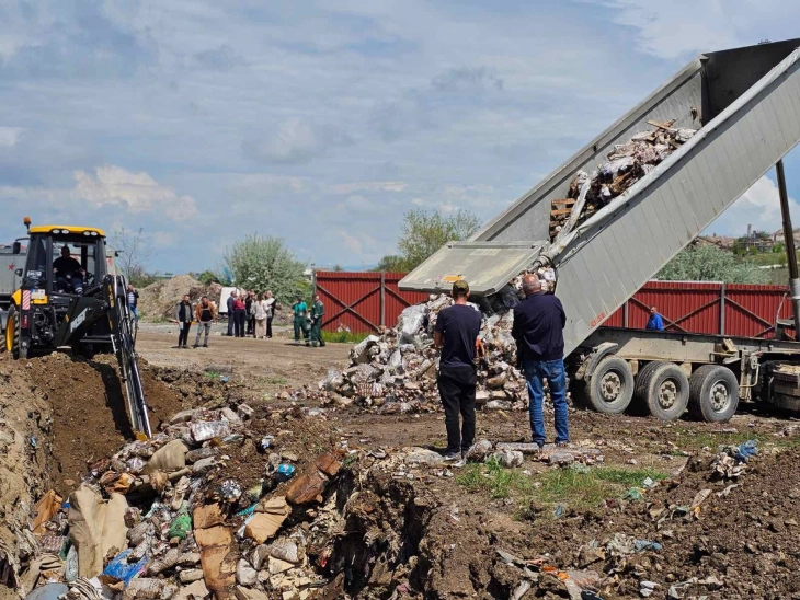Агенцијата за управување со одземен имот спроведе акција за уништување на одземени предмети на кумановската депонија „Краста“