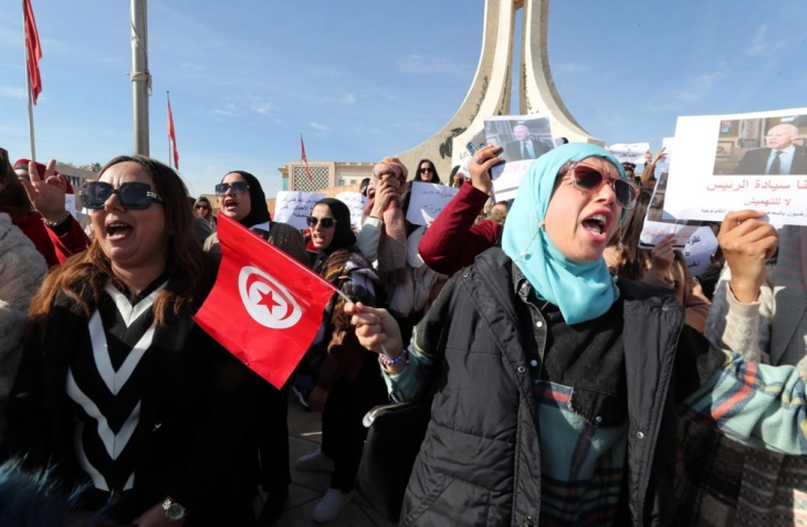 Антивладини протести во Тунис