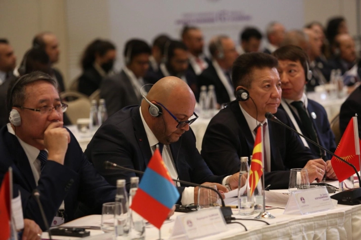 Костадиновски на меѓународен симпозиум по повод 63-годишнина од Уставниот суд на Република Турција