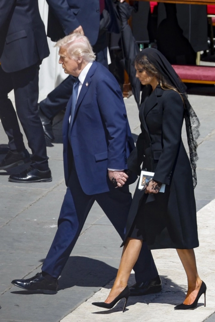 Трамп го напушти Рим по погребот на папата Франциск и кратката средба со Зеленски