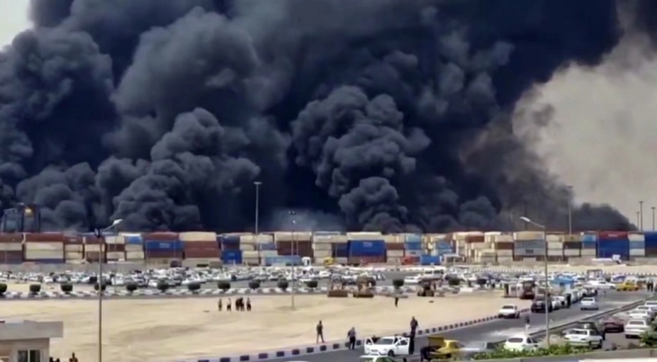 Four dead, more than 500 injured in blast at southern Iranian port