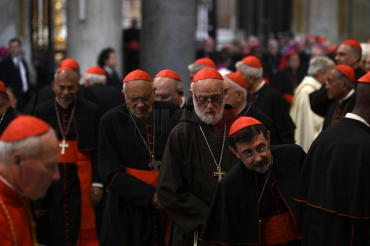 Ватикан: Кардиналите денеска ќе го утврдат датумот на конклавата за избор на нов папа