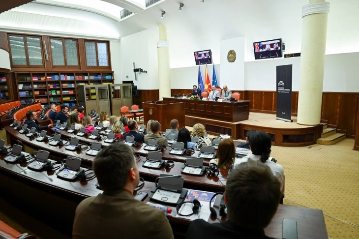 Обраќање на претседателот Гаши на доделувањето сертификати за завршена Академија за пратеници