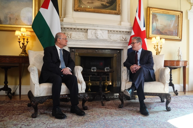 Kryeministri britanik u takua me liderin palestinez, ndërsa Londra e prezantoi paketën e mbështetjes për territoret palestineze