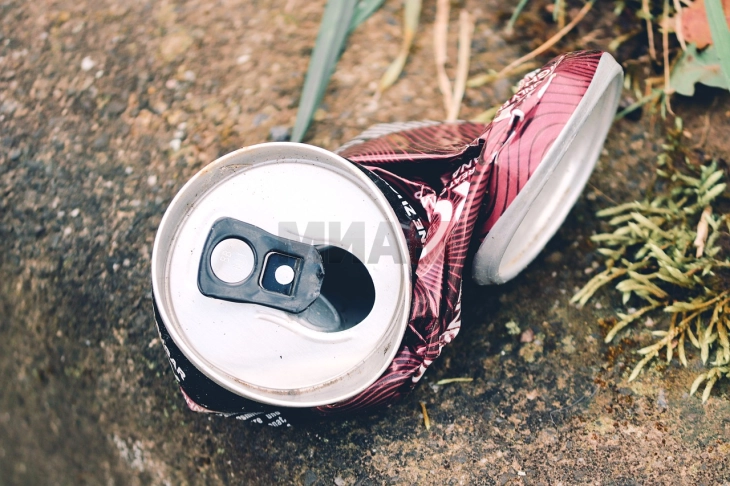 Истражување: Човековиот и индустрискиот отпад се претвораат во карпи многу побрзо од природните материјали