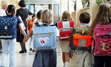 Центар го поедностави уписот за првачиња, постапката по електронски пат