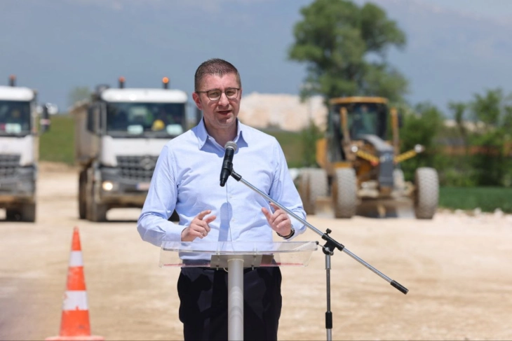 Mickoski: Maqedonia duhet dhe respektohet me vepra, ne nuk japim premtime boshe, ne ndërtojmë