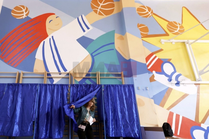 Симион и Дан во вториот круг од претседателските избори во Романија