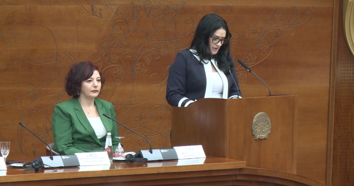 Shtëpia ligjvënëse shënoi Ditën e gjuhës maqedonase me fokus te të rinjtë dhe përdorimin e gjuhës maqedonase