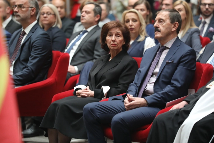 Siljanovska Davkova: Gjuha maqedonase legjitimon identitetin maqedonas dhe është e drejta jonë natyrore dhe themelore njerëzore