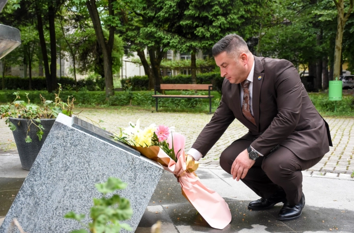 Universiteti i Tetovës e përkujtoi sakrificën e dëshmorëve