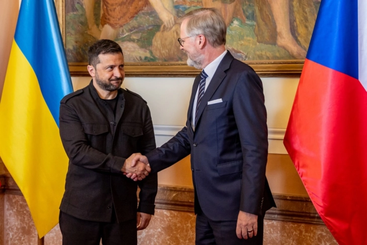 Republika Çeke i dërgon Ukrainës municione të reja dhe paralajmëron trajnim të zgjeruar për pilotë