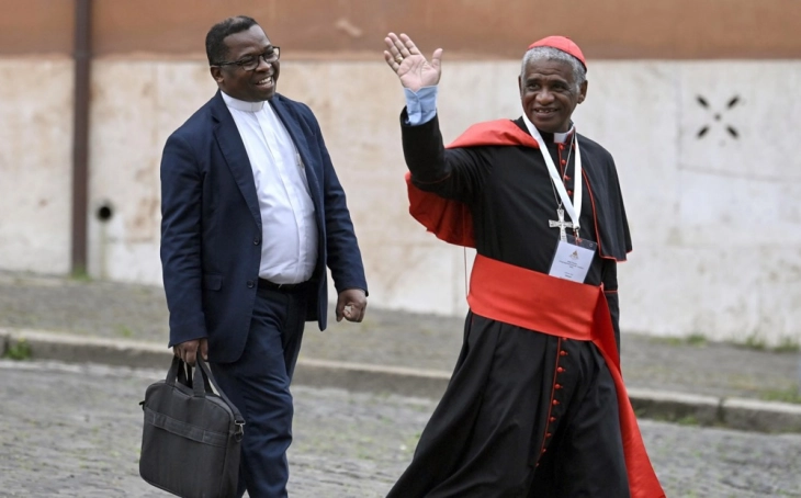 Сите 133 кардинали пристигнаа во Рим за конклавата за избор на нов папа