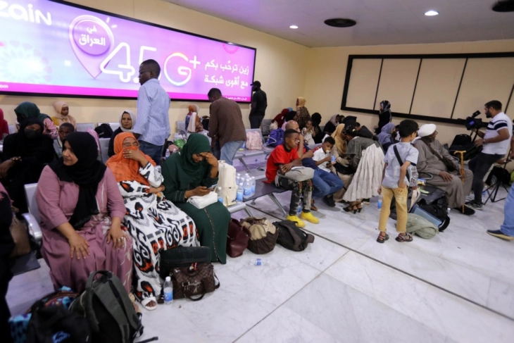 По напад со дрон откажани летовите од аеродромот во Порт Судан