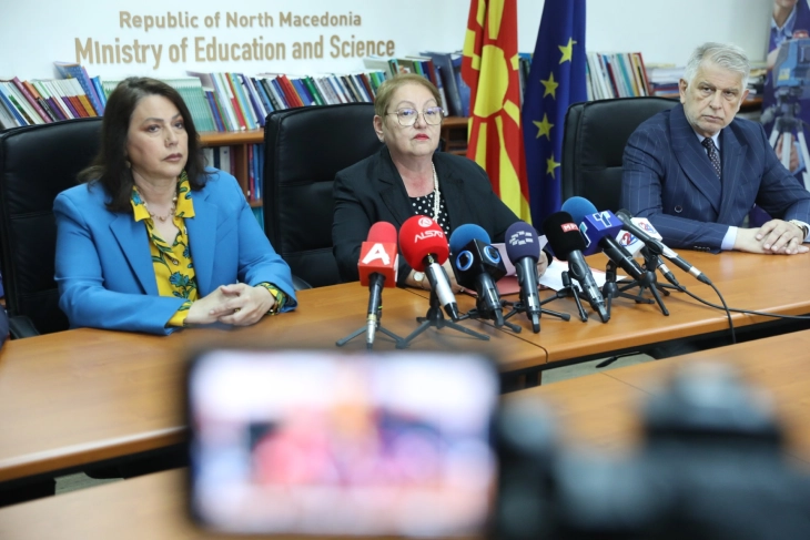 Јаневска: Сериозно се обидуваме да го намалиме одливот на студенти